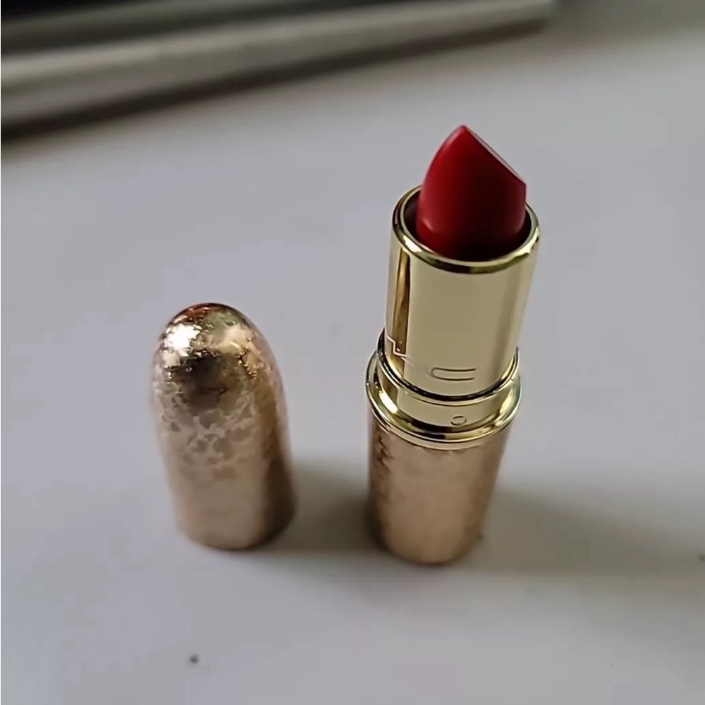 MAC Matte Lipstick Holiday ROUGE EN SNOW Full Size Limited Edition New In Box